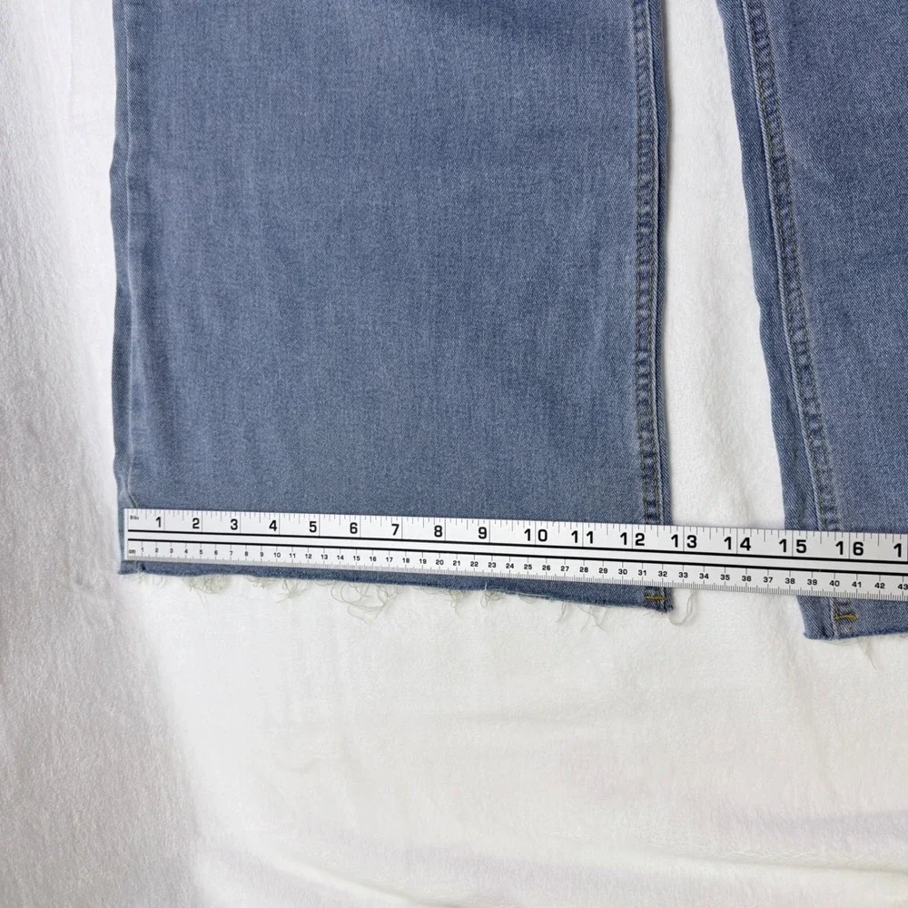 Cupshe Jeans Wide Leg Light Wash Blue Raw Hem Size Medium - Picture 8 of 10